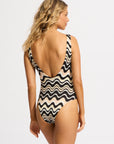 Seafolly - Neue Wave V Neck One Piece - Larx