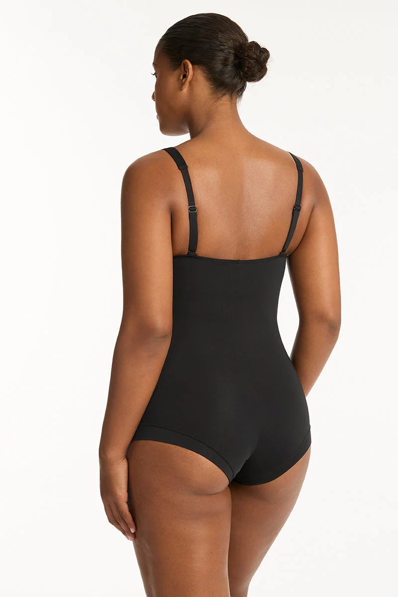 Sea Level - Essentials Twist Front Multifit Boyleg One Piece - Larx