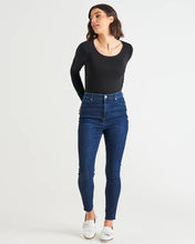Load image into Gallery viewer, Betty Basics - Essential Jean
