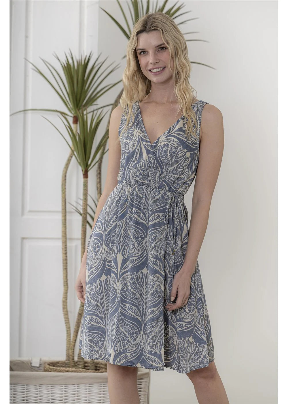 Cienna - Delta Sleveless Midi Dress - Larx