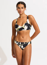 Load image into Gallery viewer, Seafolly - Birds of Paradise DD Sweetheart Halter Bikini Top
