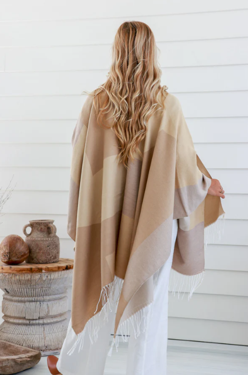 Free Spirit - Reversible Shawl Natural