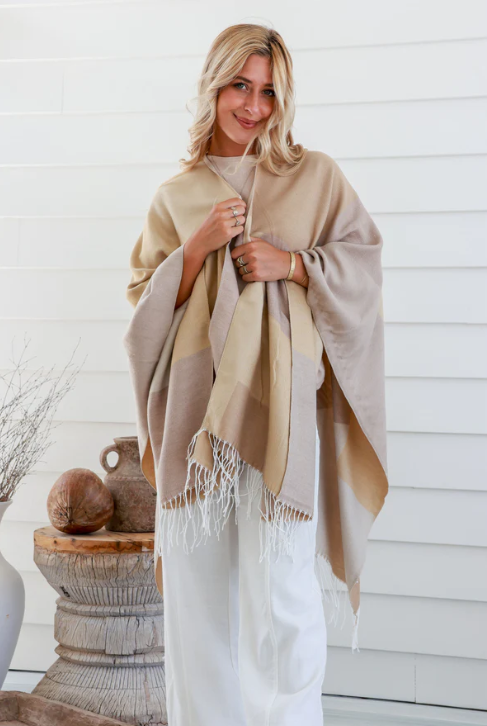 Free Spirit - Reversible Shawl Natural