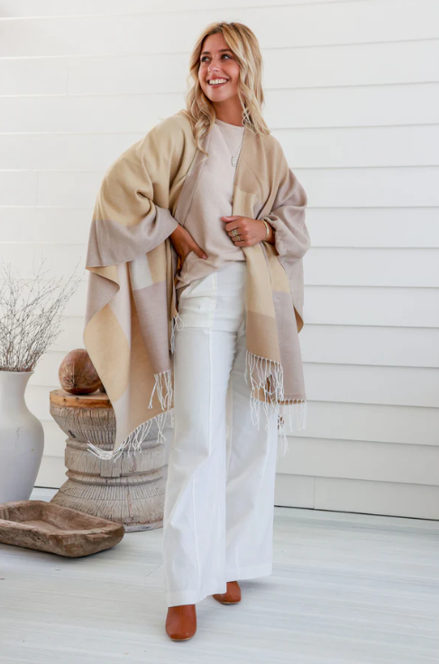 Free Spirit - Reversible Shawl Natural